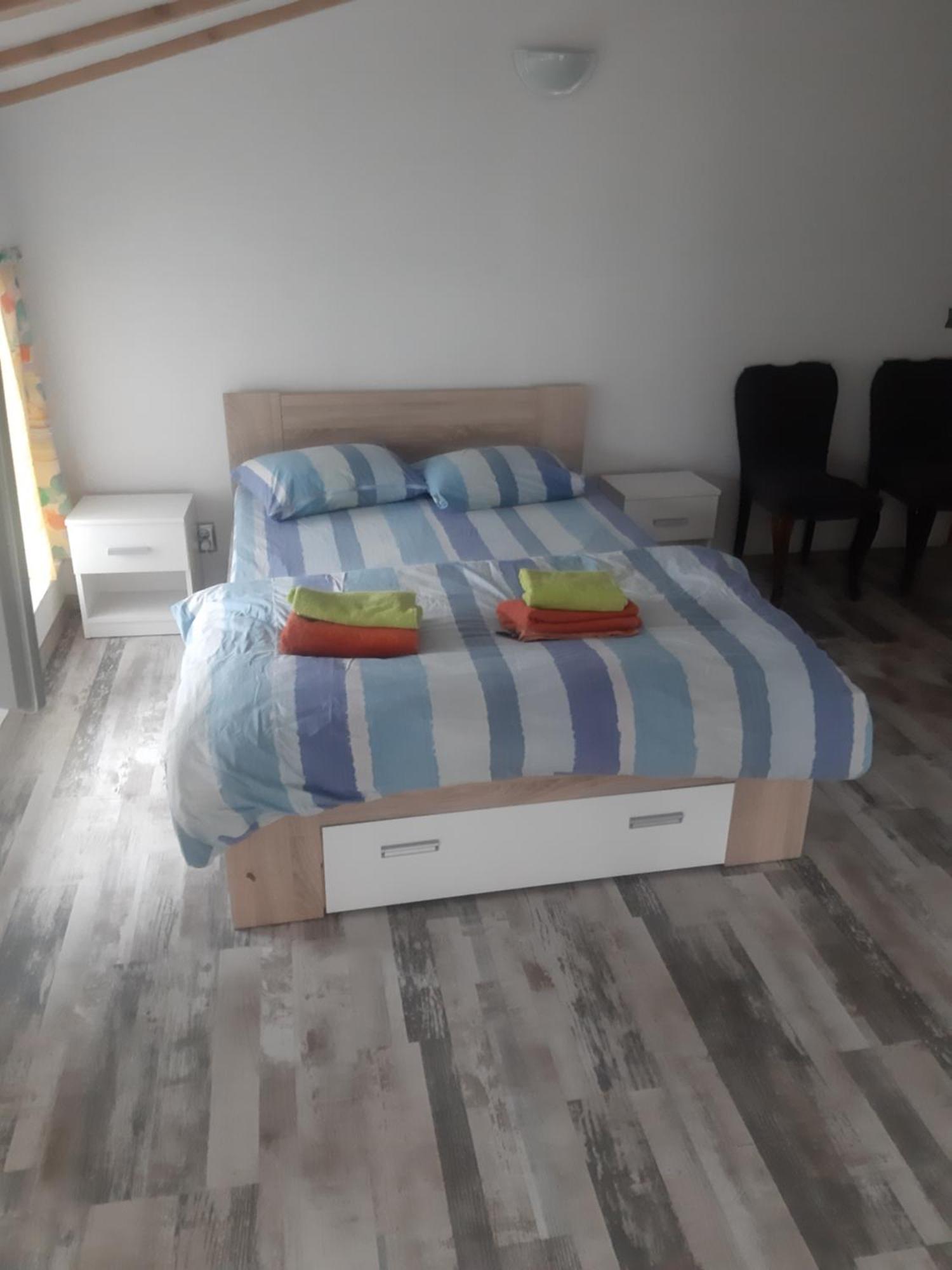 House Hotell Craiova Eksteriør bilde